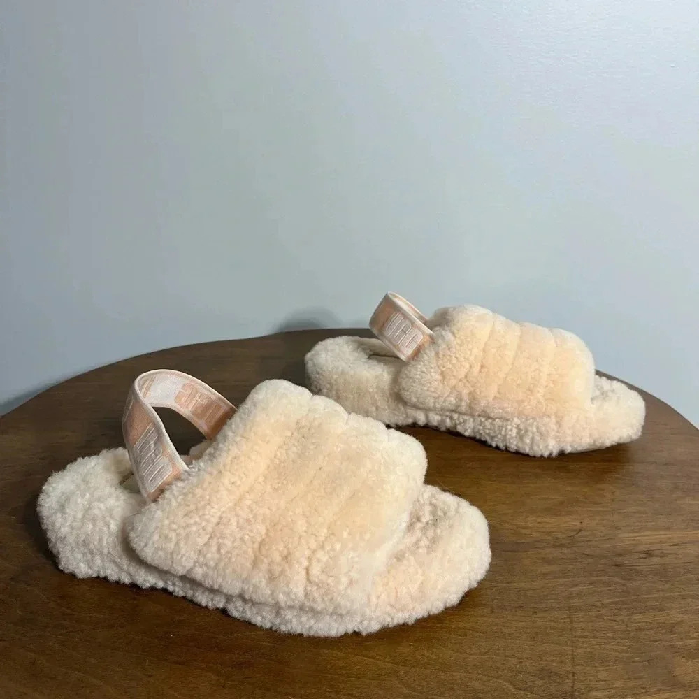 UGG Fluff Yeah slippers in ladies‎ size 6